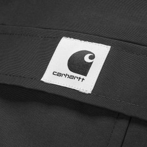 gesticktes Carhartt Script Logo auf der Brust