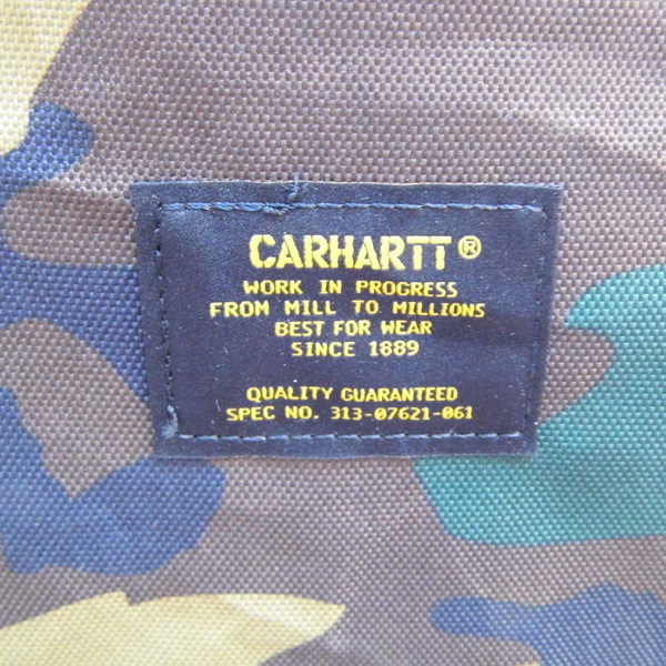 mit Carhartt Print und Label Sticker