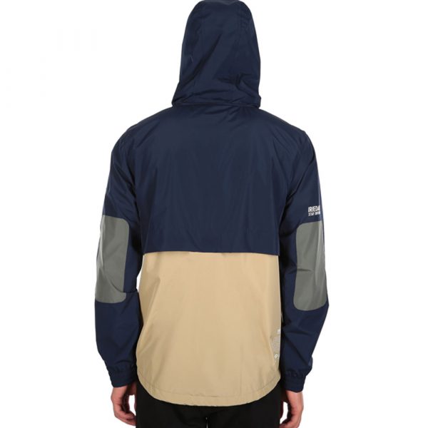 Oberteil aus wasserabweisendem atmungsaktiven Soft Nylon