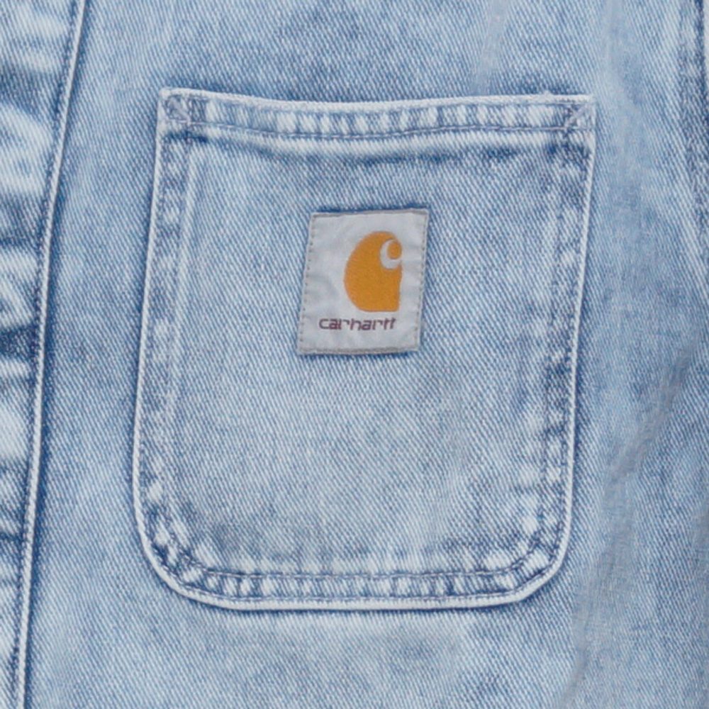 Carhartt Logo auf der Brusttasche