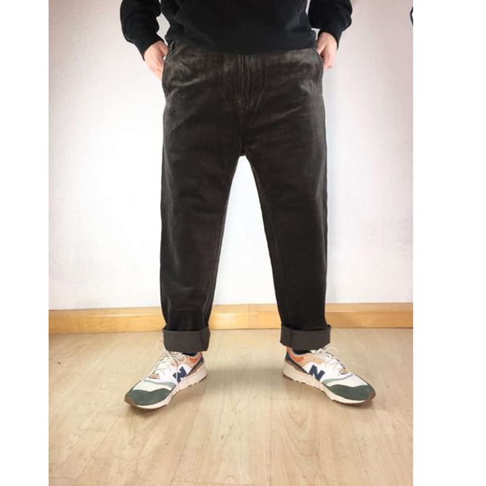schmal zulaufende breitcord-hose in Braun für Herren Herren Bekleidung Jeans Jeans mit Tapered-Fit menson Sparen Sie 5% Carhartt WIP 