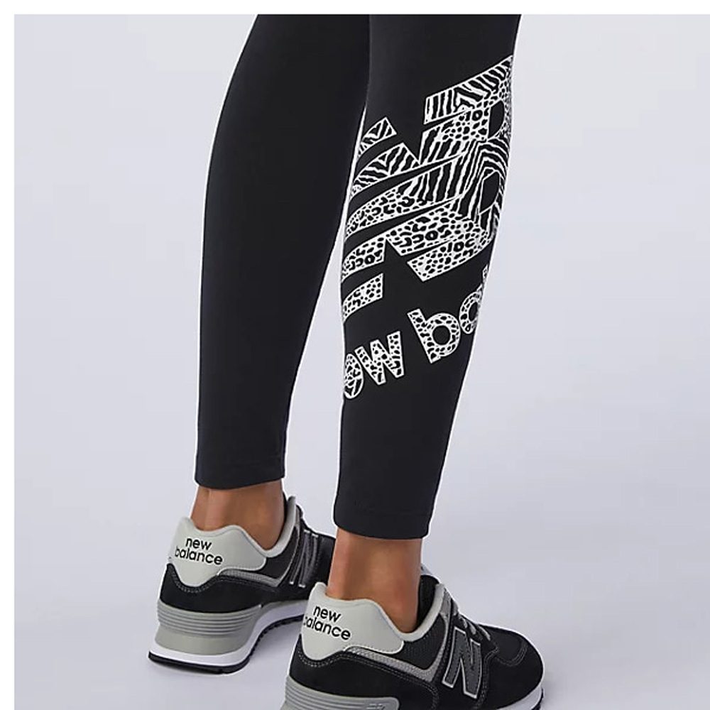 Zebra/Geparden-Logo-Muster am rechten Bein als Blickfang
