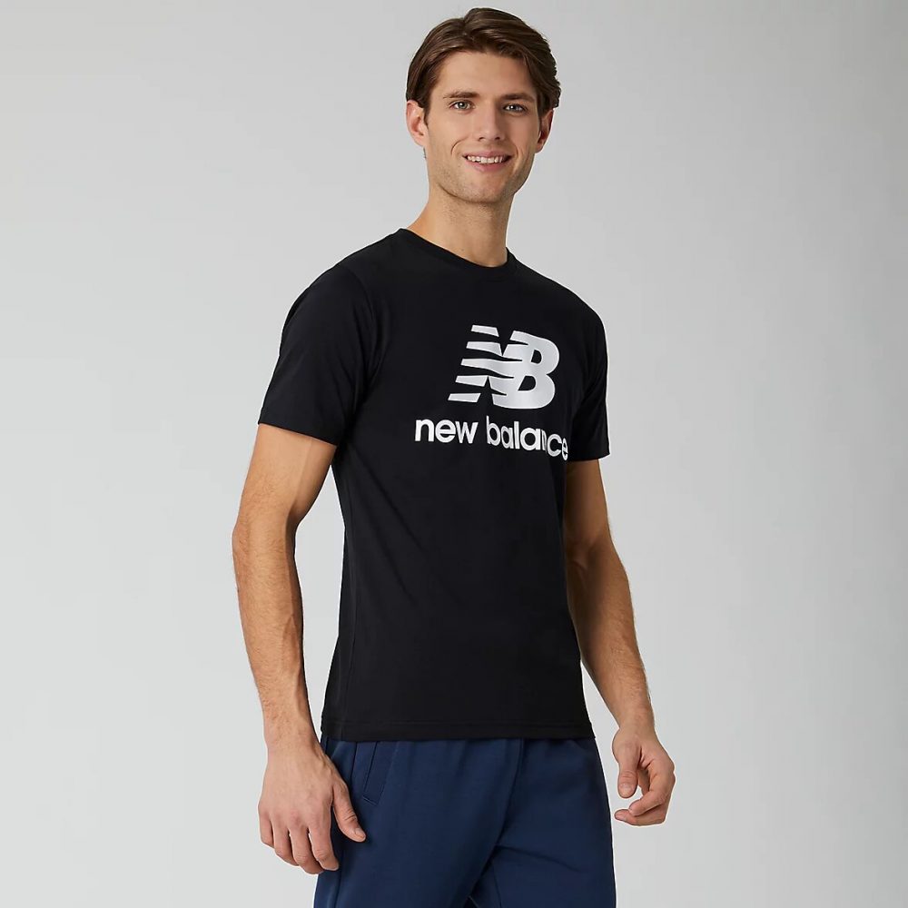 New Balance Essentials Stacked Logo T-Shirt schwarz