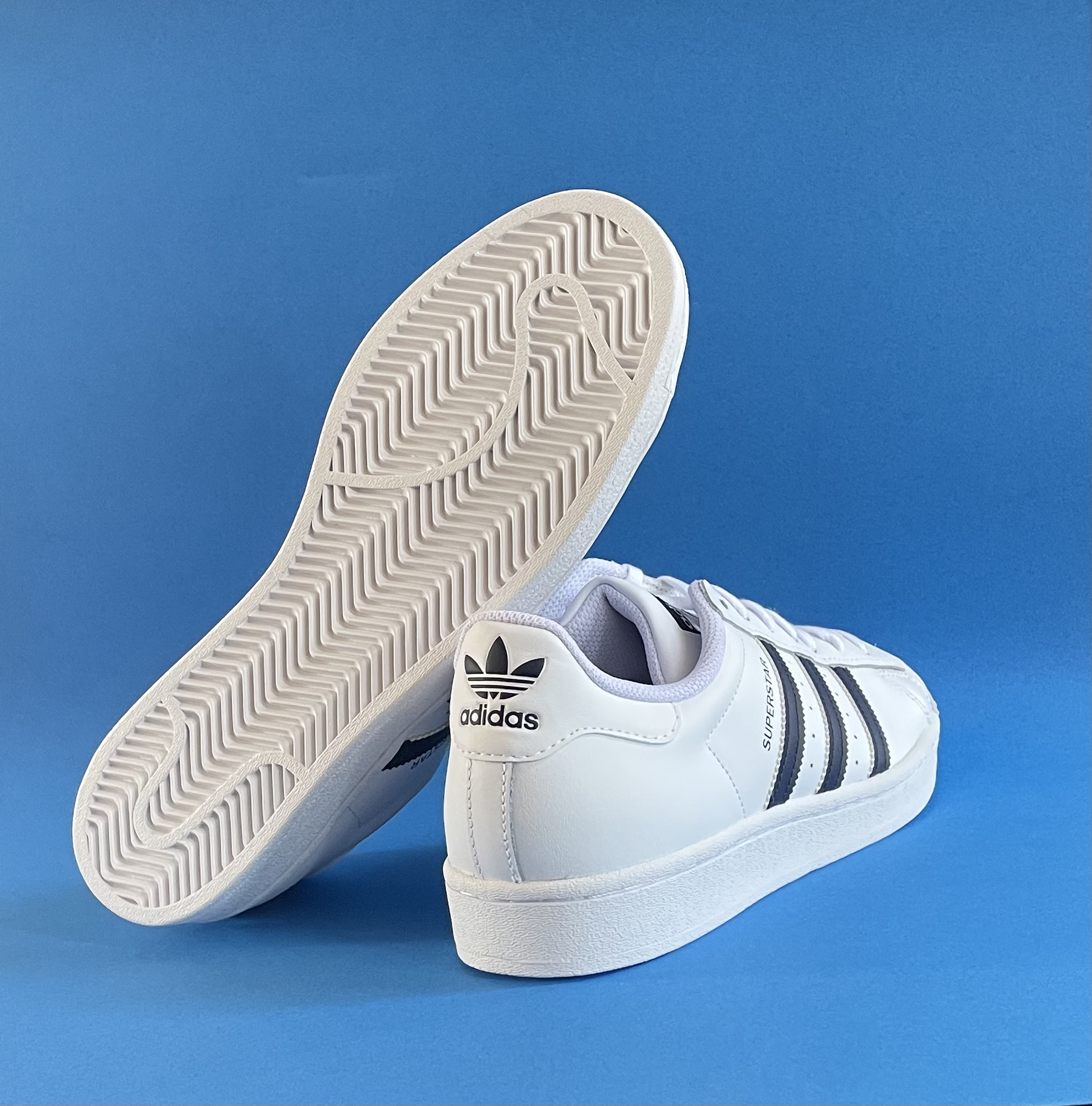 Adidas Originals Superstar Schuhe GX6320 weiss blau Gr. 46