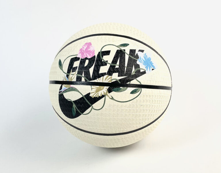 Nike Freak Basketball gr.7 (creme)
