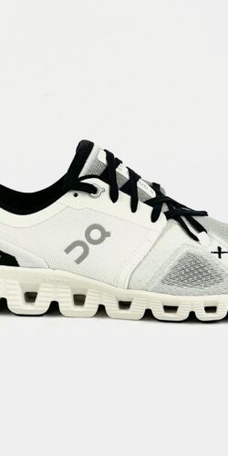 ON Cloud X 3 Damen Sneaker (weiß/schwarz)