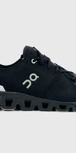 ON Cloud X 3 Runner Sneaker (schwarz)
