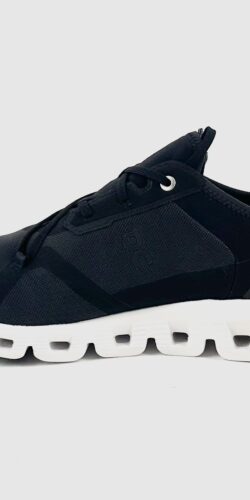 ON Cloud X 3 AD Sneaker (schwarz/weiß)