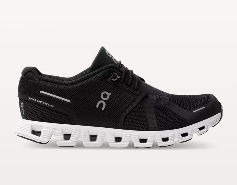ON Cloud 5 Damen Sneaker (schwarz/weiß)