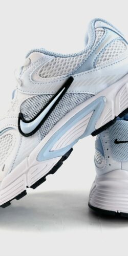 Nike V5 RNR Vintage Damen Sneaker (weiß/blau)
