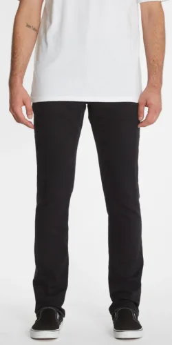 https://www.volcom.de/cdn/shop/files/A1912302_BKO_5.jpg?v=1744032073&width=825