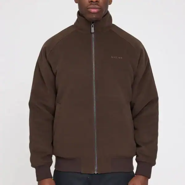 Stylischer brauner Fleecepullover mit hohen Kragen und Zipper, perfekt für sportliche Freizeitaktivitäten und das tägliche Training. Hochwertiger Materialmix für optimalen Komfort und Bewegungsfreiheit.