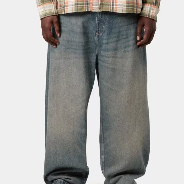 Bequeme oversized Jeans für Damen, lockerer Fit, angesagter Streetstyle, ideal für Alltag und Freizeit.