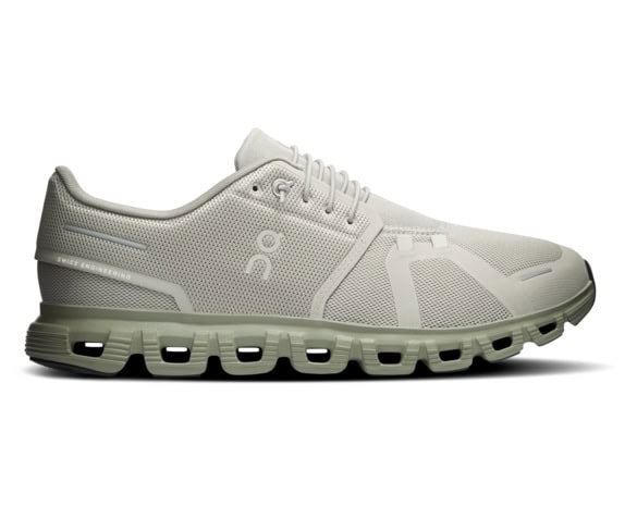 Beige ON Cloud 6 Sneaker mit atmungsaktivem Mesh-Obermaterial und innovativem CloudTec-Dämpfungssystem für Komfort und Leistung.
