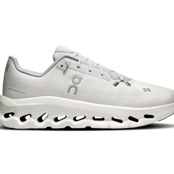 Weiße ON Cloudtilt Sneaker mit innovativem Design und bequemer Dämpfung, ideal für sportliche Aktivitäten und Alltag.