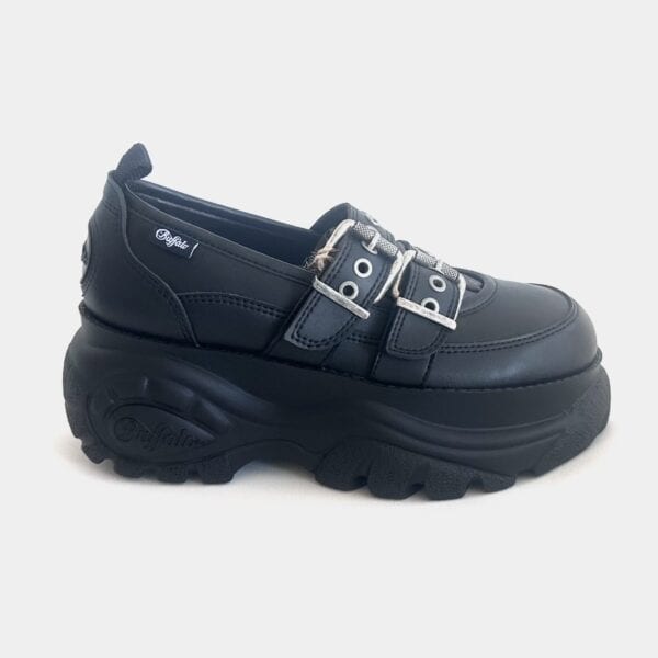 Veganer Nappa Plateauschuh in Schwarz mit Schnallen, bequem und stylisch für Damen.