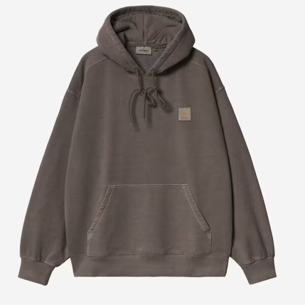 Brauner Carhartt Wip Hoodie mit Kängurutasche und Logo auf der Brust, bequemes Design, ideal für Freizeit und Alltag.