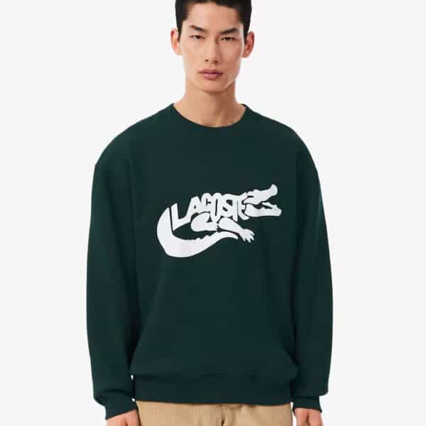 Grüner Lacoste Signatur Print Pullover für Herren mit großem Logo auf der Brust, bequemes Design, ideal für sportliche und lässige Looks.