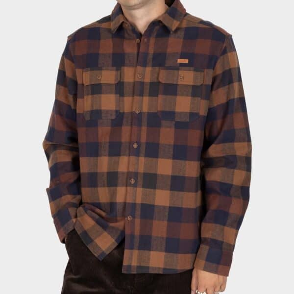 Männerhemd im karierten Lumber Fella Design in Braun und Blau, ideal für den Casual-Look, hochwertiger Baumwollstoff, langlebig und bequem.