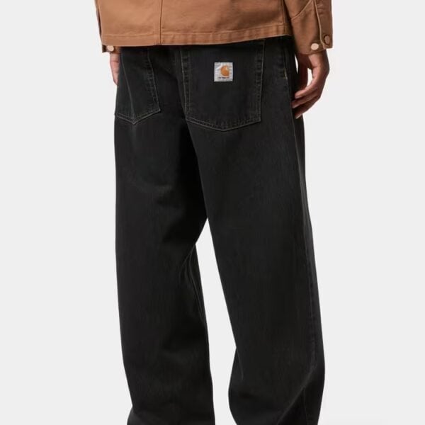 Carhartt Wip Brandon Baggy Jeans in Schwarz Stone Wash, lockere Passform, robuste Denim-Qualität, ideal für Streetwear und Alltag.