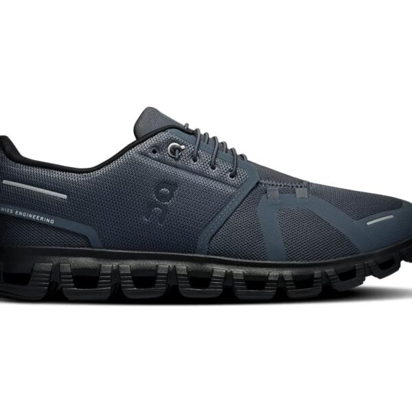 ON Cloud 6 Sneaker in Navy und Schwarz, sportlich und bequem für Läufer und Fitness-Enthusiasten.